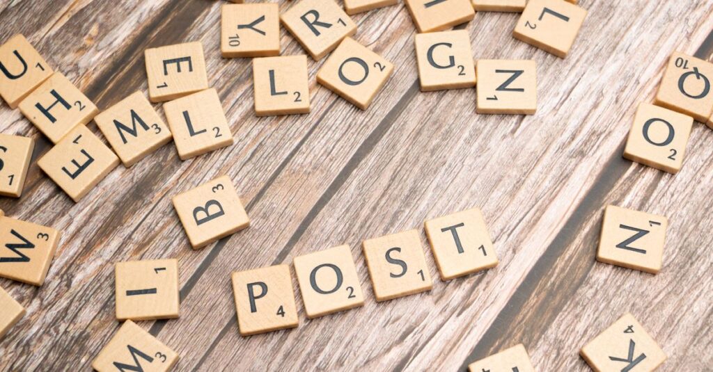 ブログ記事が導線でつながる収益化の全体設計図。ファネル構造を示すイラスト。
