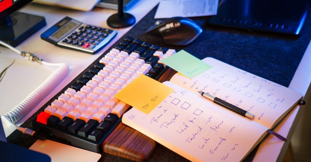 初心者向けキーワード選定の5ステップをチェックリスト形式で示す図