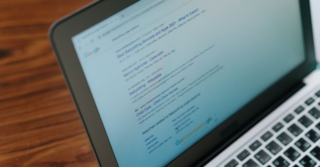 検索結果で評価されるブログ記事と成長のイメージを表現したイラスト。時間短縮しながら成果が出る理由を象徴する構図
